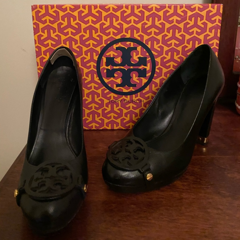 Tory Burch Black Leather Pumps